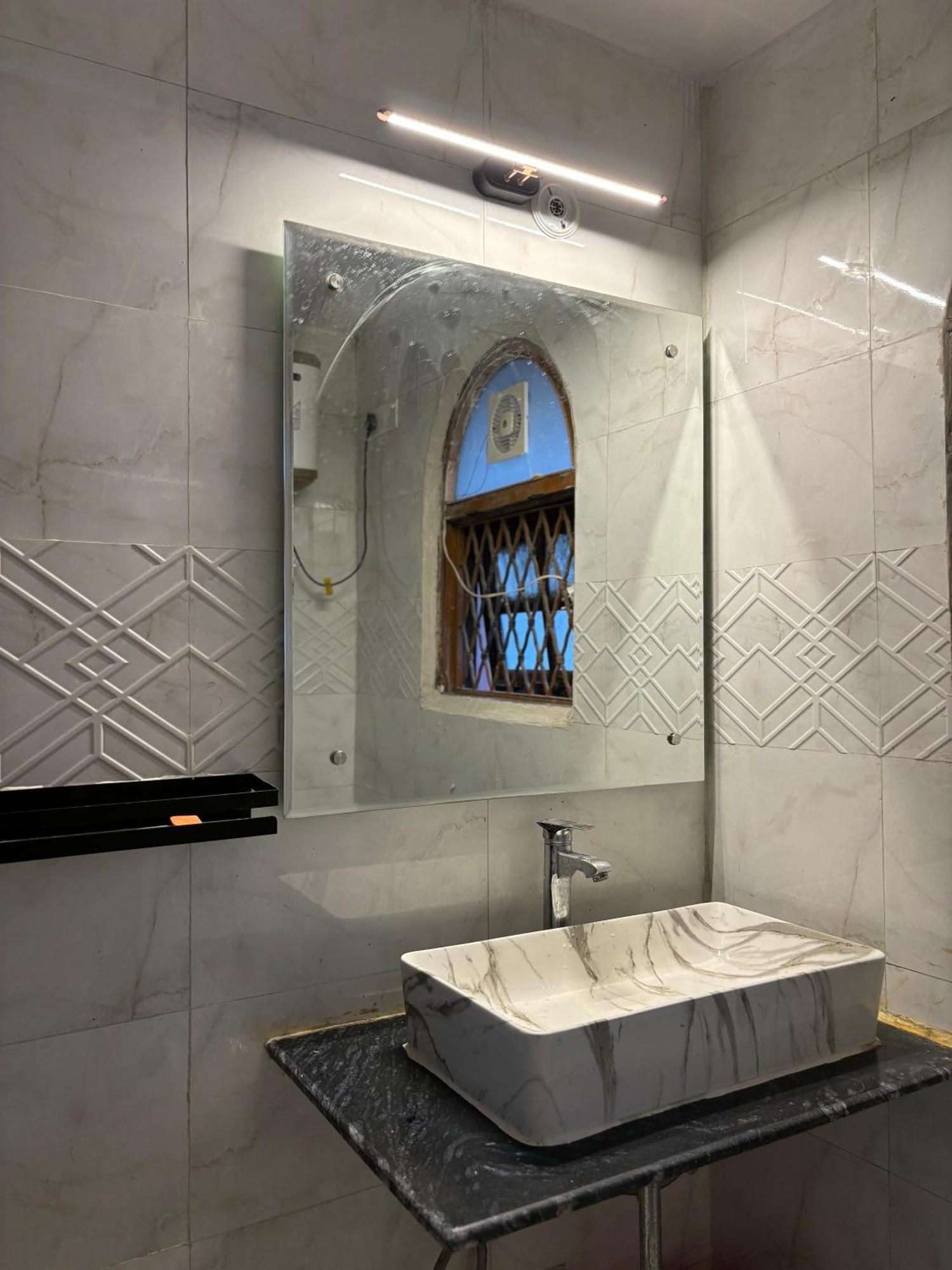 Atharva'S Homestay By Goaround Homes - Nehru Enclave Metro, South Delhi New Delhi Eksteriør billede