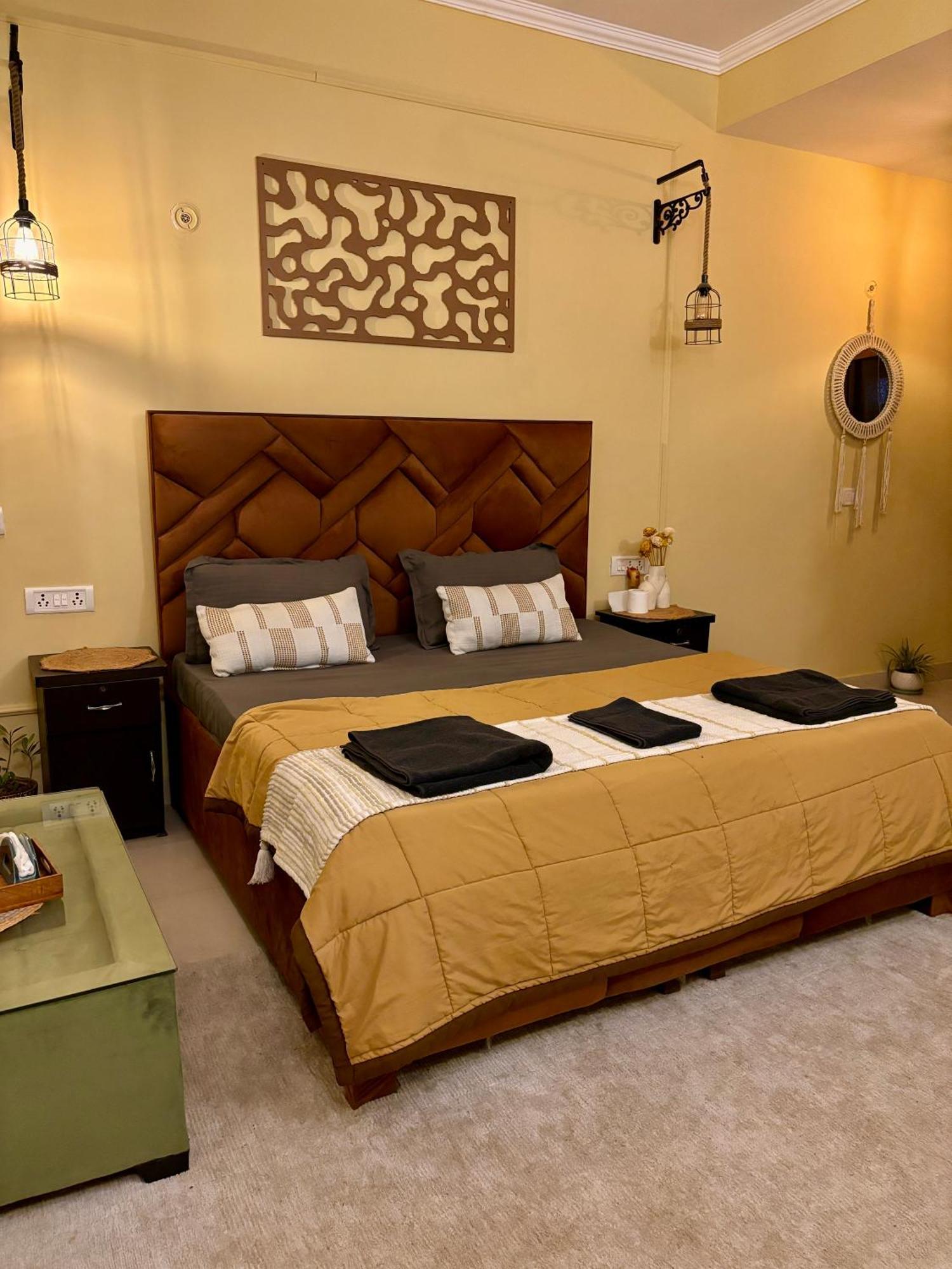 Atharva'S Homestay By Goaround Homes - Nehru Enclave Metro, South Delhi New Delhi Eksteriør billede