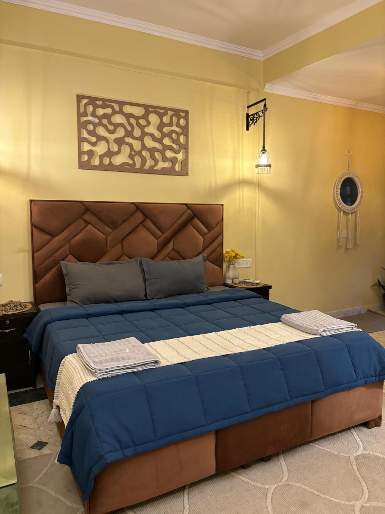 Atharva'S Homestay By Goaround Homes - Nehru Enclave Metro, South Delhi New Delhi Eksteriør billede