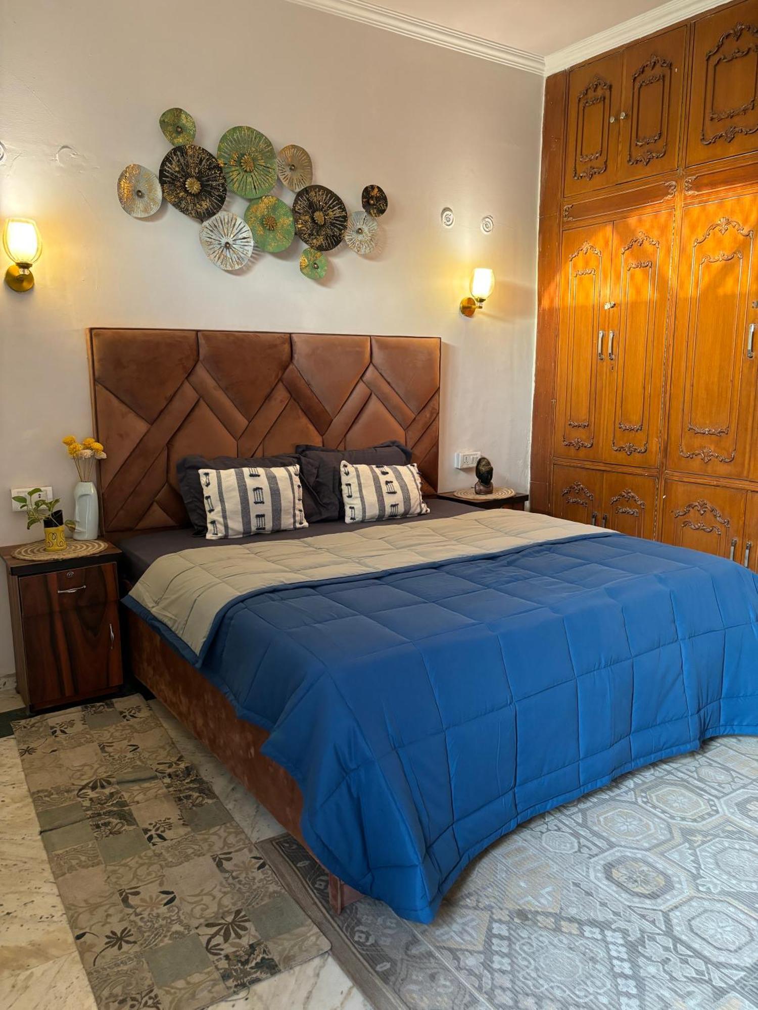 Atharva'S Homestay By Goaround Homes - Nehru Enclave Metro, South Delhi New Delhi Eksteriør billede