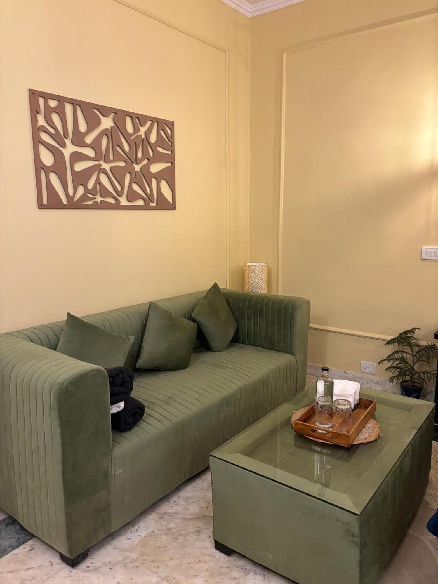 Atharva'S Homestay By Goaround Homes - Nehru Enclave Metro, South Delhi New Delhi Eksteriør billede