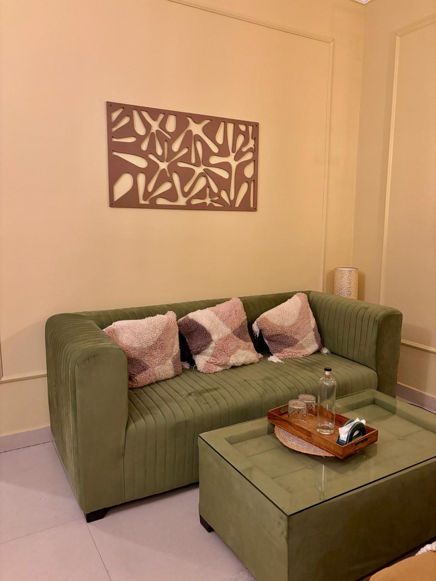 Atharva'S Homestay By Goaround Homes - Nehru Enclave Metro, South Delhi New Delhi Eksteriør billede