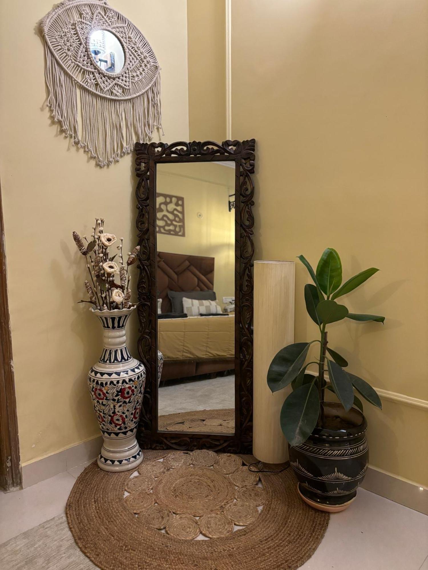 Atharva'S Homestay By Goaround Homes - Nehru Enclave Metro, South Delhi New Delhi Eksteriør billede