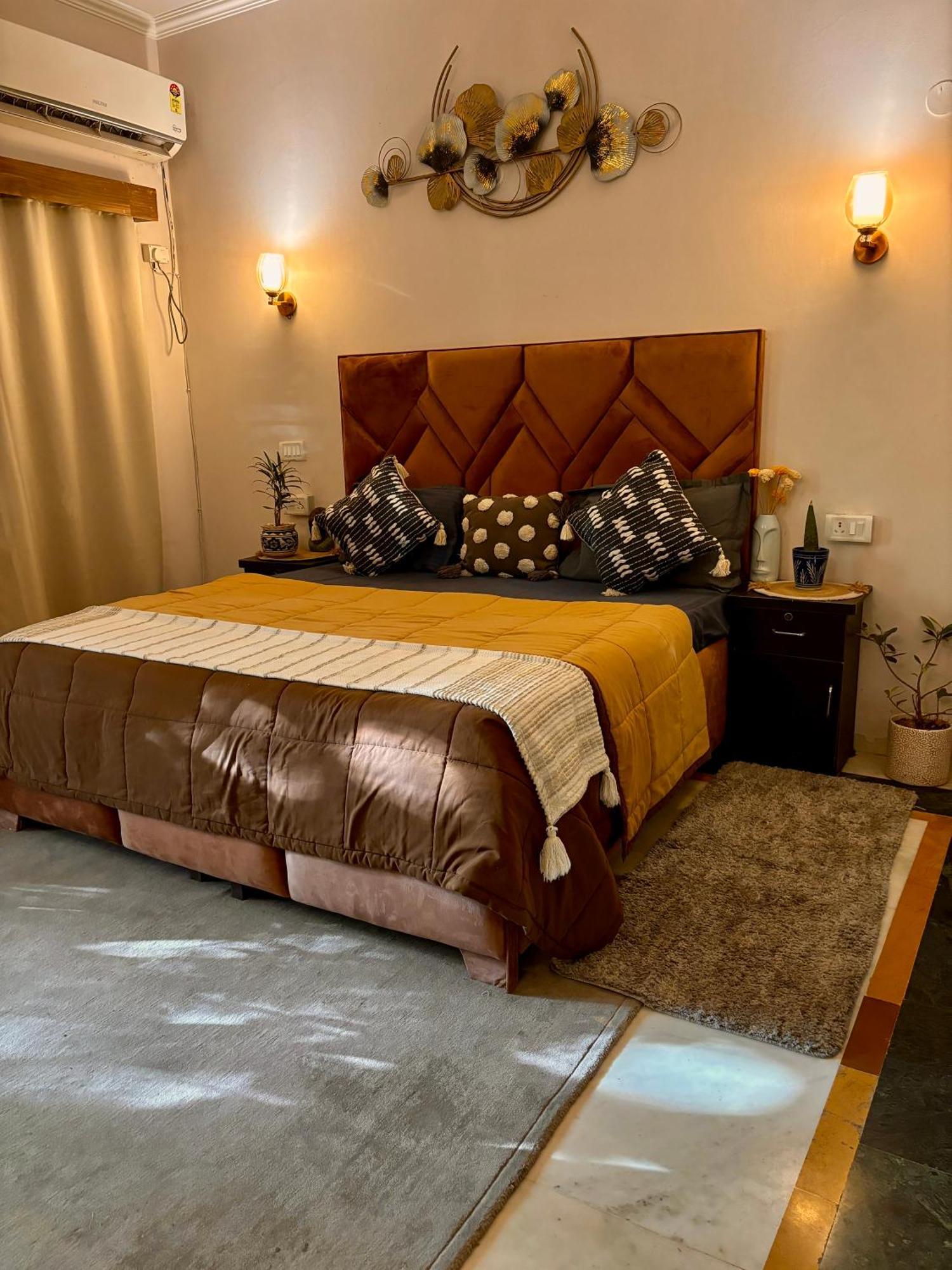 Atharva'S Homestay By Goaround Homes - Nehru Enclave Metro, South Delhi New Delhi Eksteriør billede