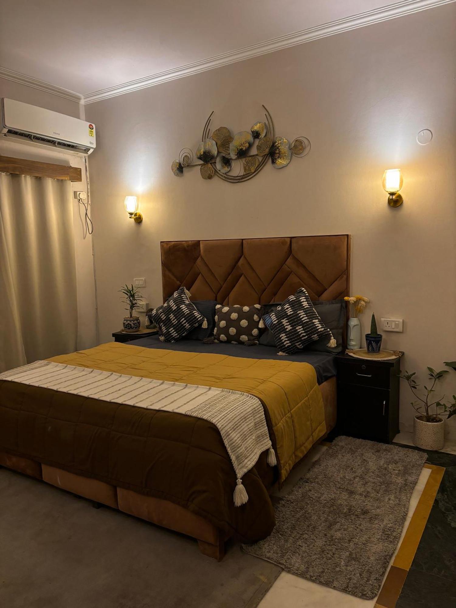 Atharva'S Homestay By Goaround Homes - Nehru Enclave Metro, South Delhi New Delhi Eksteriør billede
