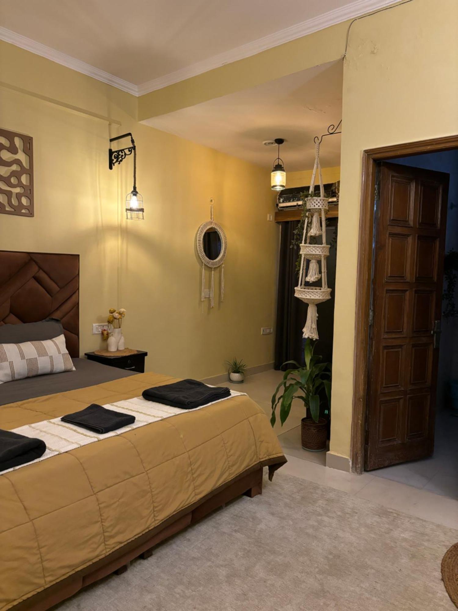 Atharva'S Homestay By Goaround Homes - Nehru Enclave Metro, South Delhi New Delhi Eksteriør billede