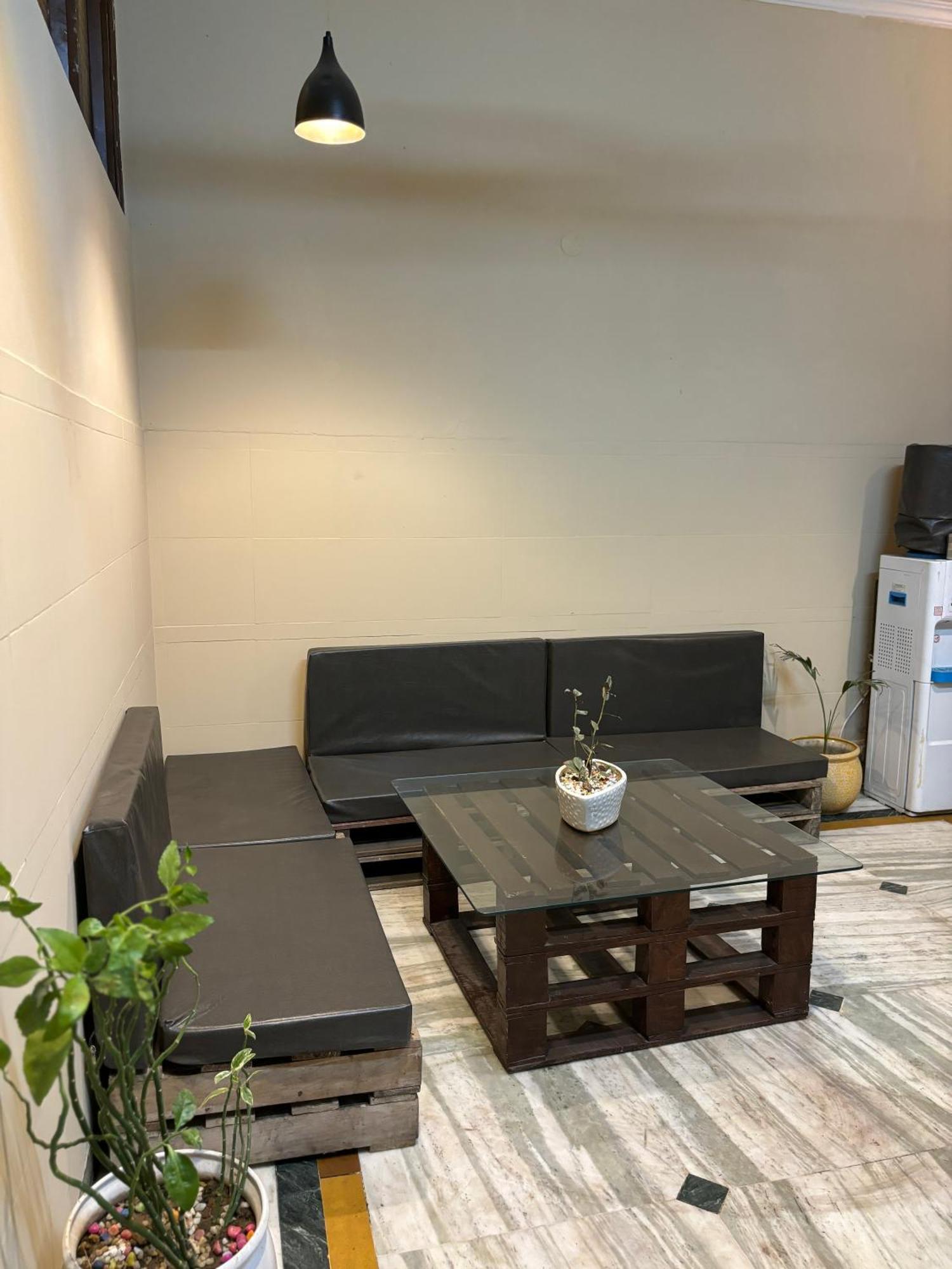 Atharva'S Homestay By Goaround Homes - Nehru Enclave Metro, South Delhi New Delhi Eksteriør billede