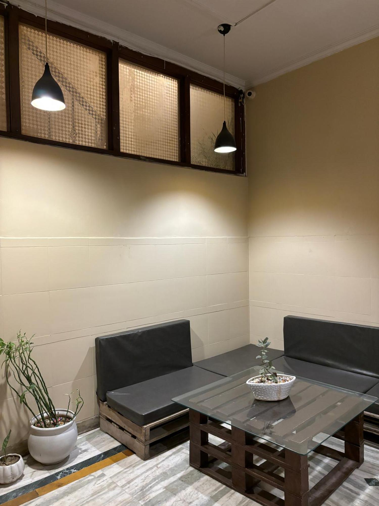Atharva'S Homestay By Goaround Homes - Nehru Enclave Metro, South Delhi New Delhi Eksteriør billede