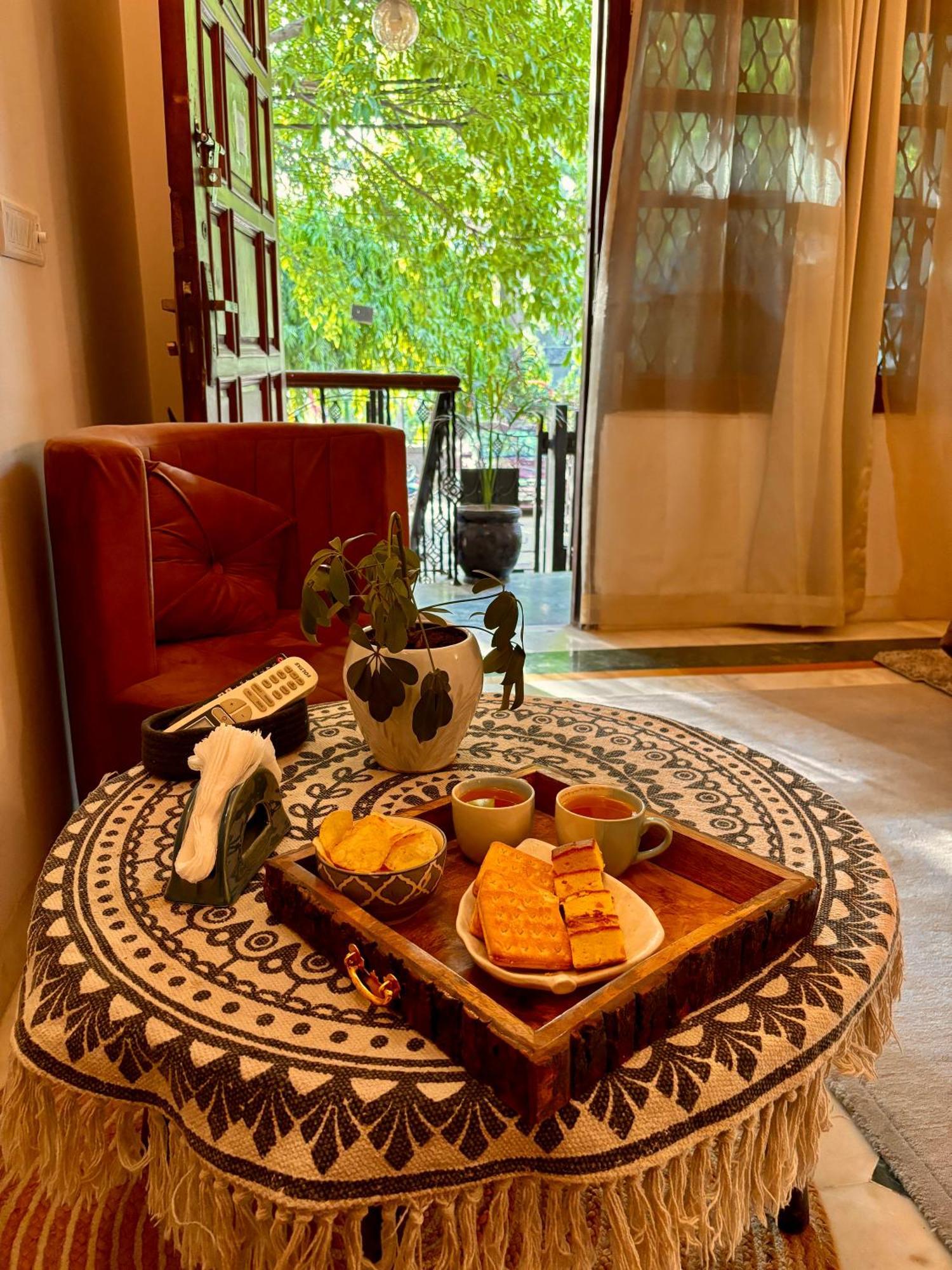 Atharva'S Homestay By Goaround Homes - Nehru Enclave Metro, South Delhi New Delhi Eksteriør billede