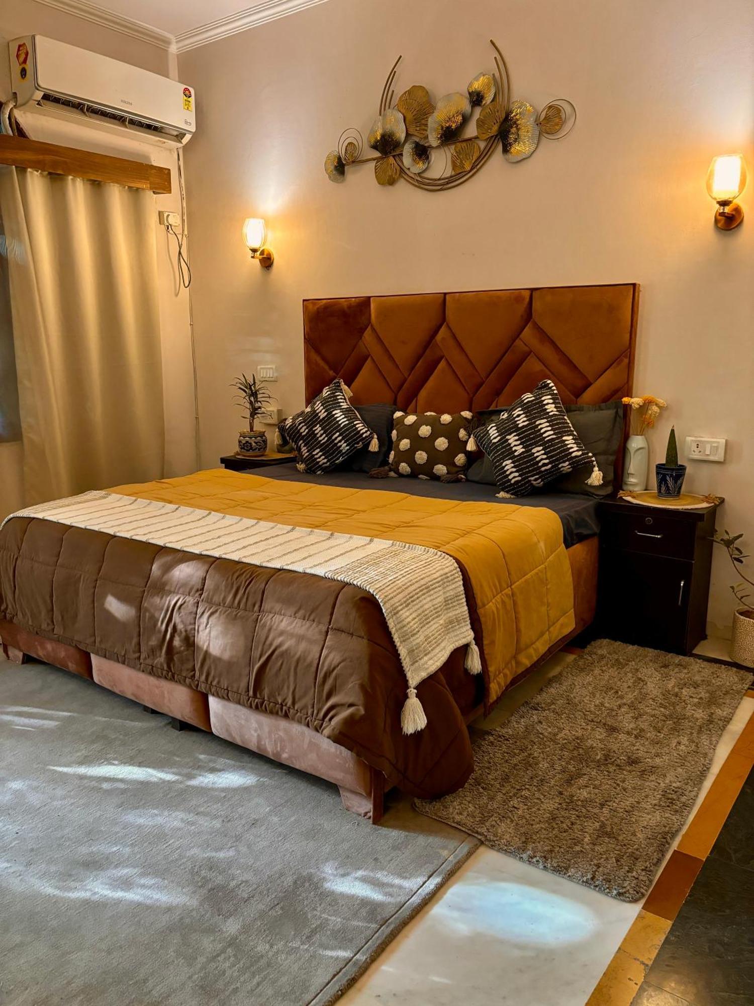 Atharva'S Homestay By Goaround Homes - Nehru Enclave Metro, South Delhi New Delhi Eksteriør billede
