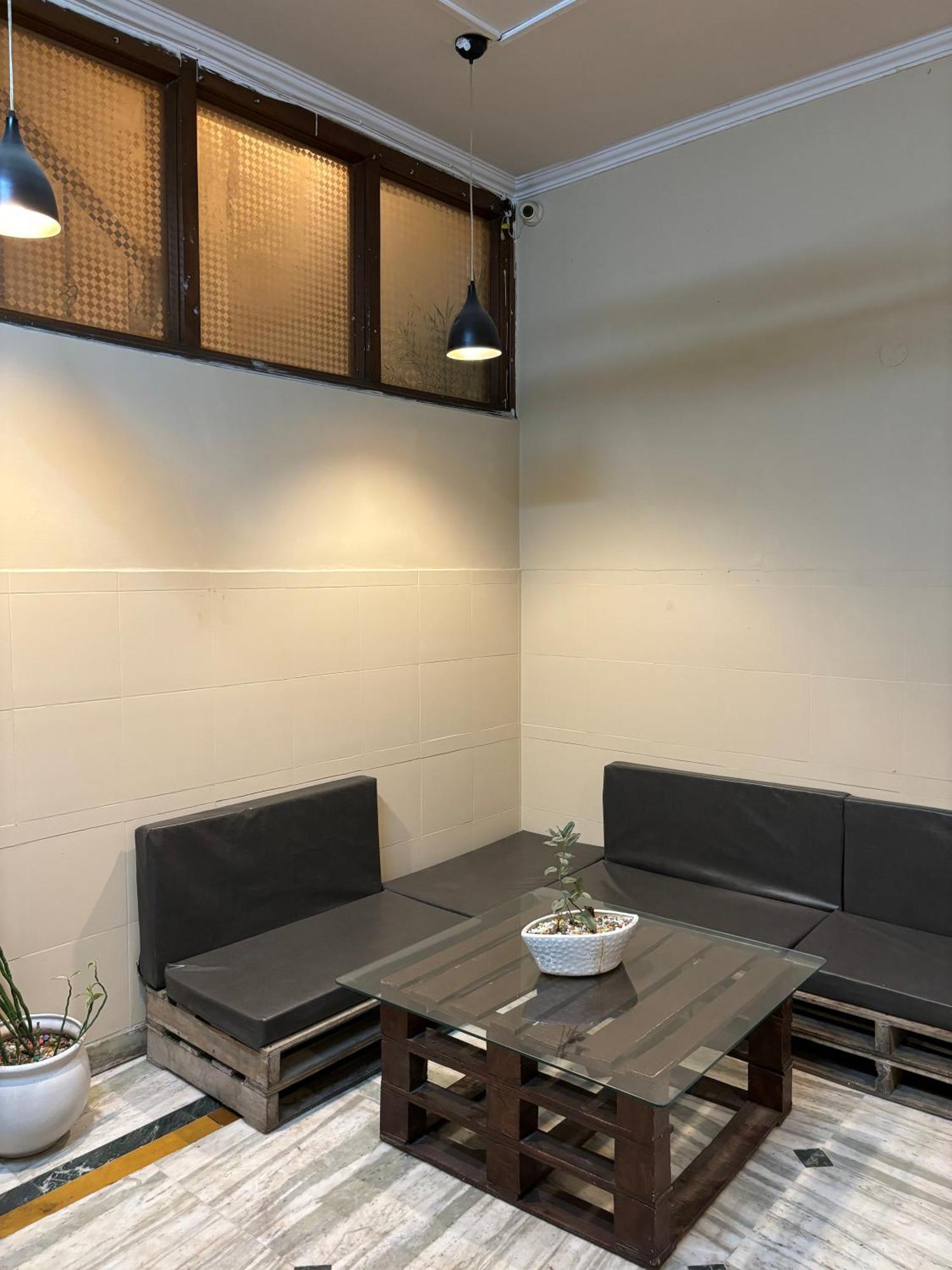 Atharva'S Homestay By Goaround Homes - Nehru Enclave Metro, South Delhi New Delhi Eksteriør billede
