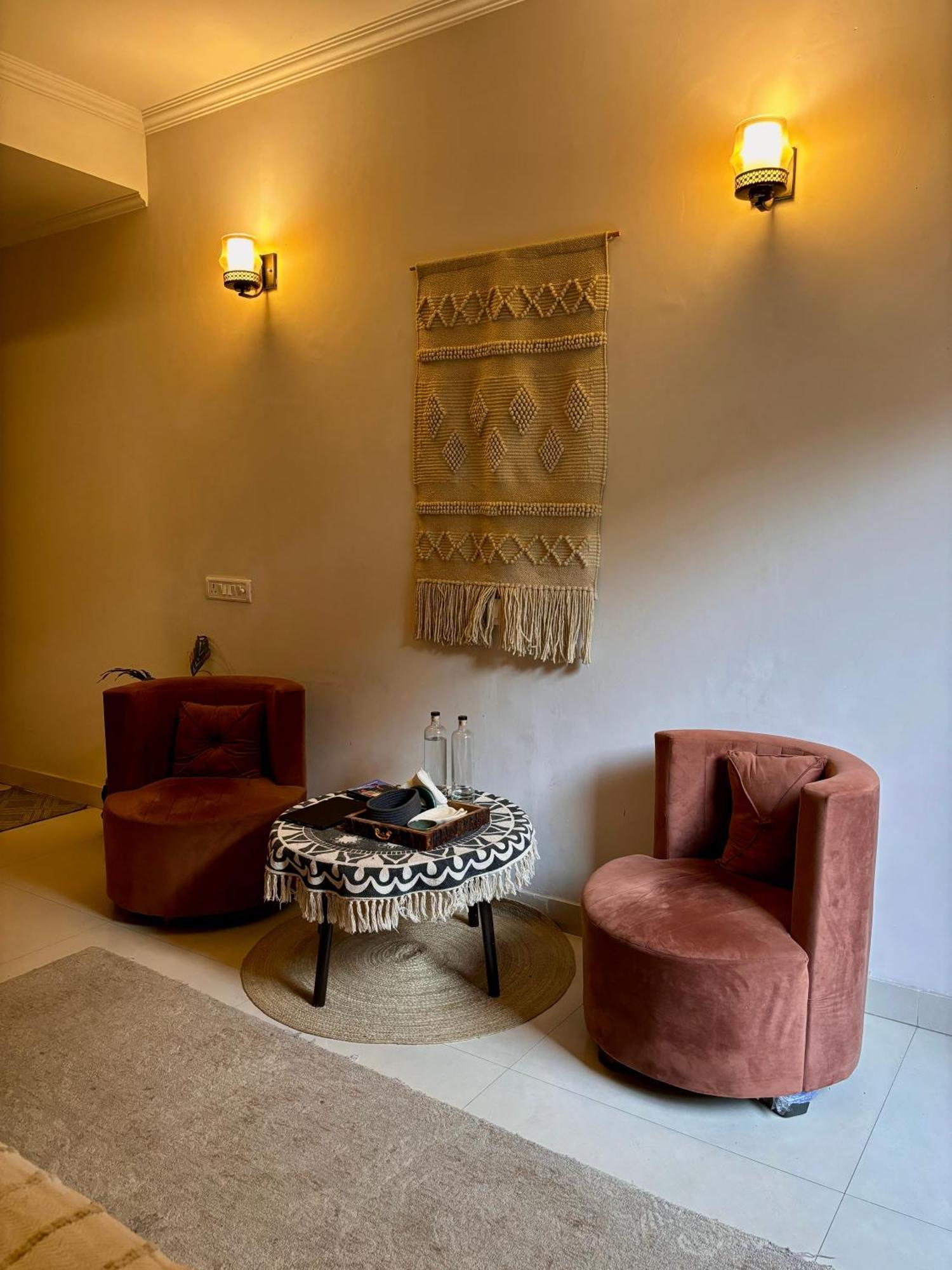 Atharva'S Homestay By Goaround Homes - Nehru Enclave Metro, South Delhi New Delhi Eksteriør billede
