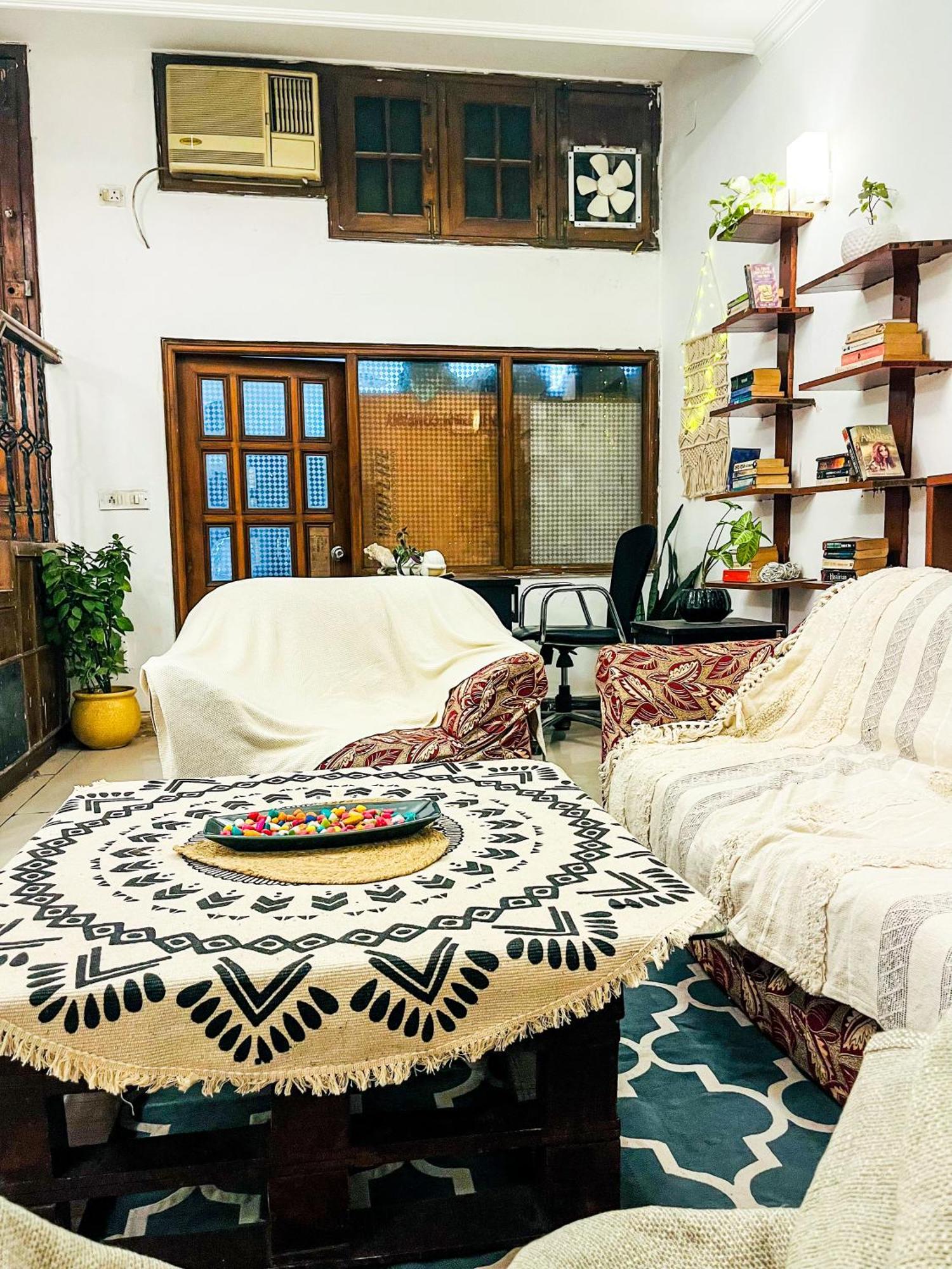 Atharva'S Homestay By Goaround Homes - Nehru Enclave Metro, South Delhi New Delhi Eksteriør billede